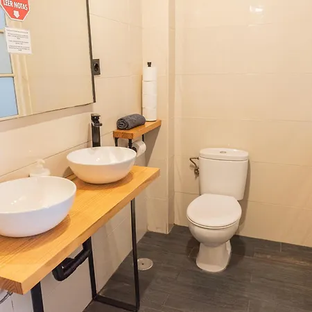 Private In Historic Building On The Square