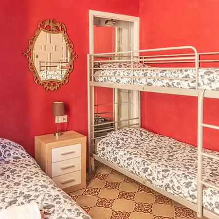 Private In Historic Building On The Square Pansiyon