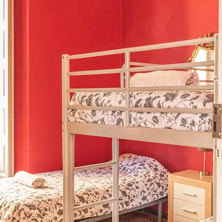 Accommodatie bij particulieren Private In Historic Building On The Square Málaga
